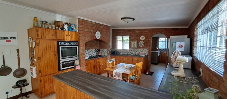 4 Bedroom Property for Sale in Van Riebeeck Hoogte Eastern Cape